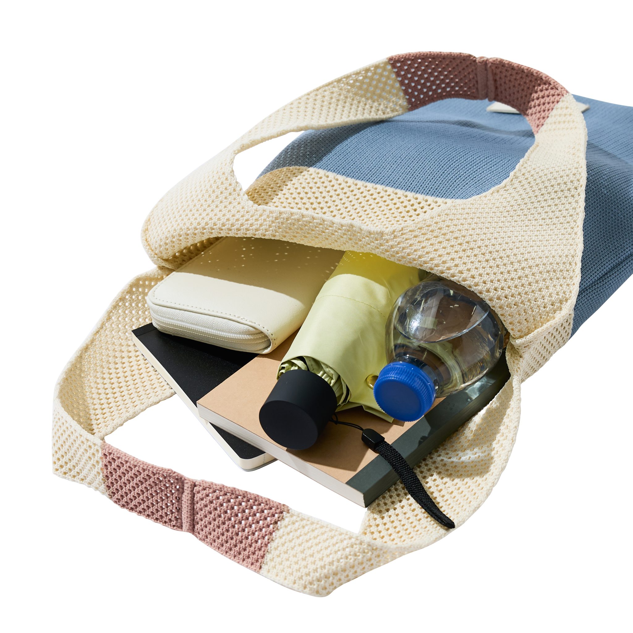 ファンケルショップ限定プレゼントを製作 「TRICOTÉ」コラボニットバッグとオリジナル晴雨兼用傘 ~新しいファンケルの世界観を表現~