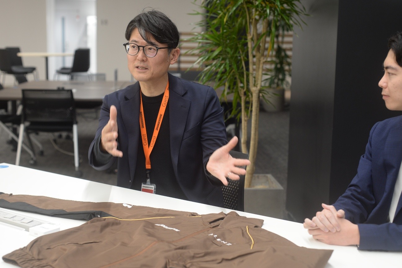 オンワード主導のアンケートを通じて